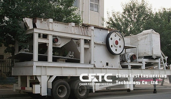 Mobile jaw crusher station
